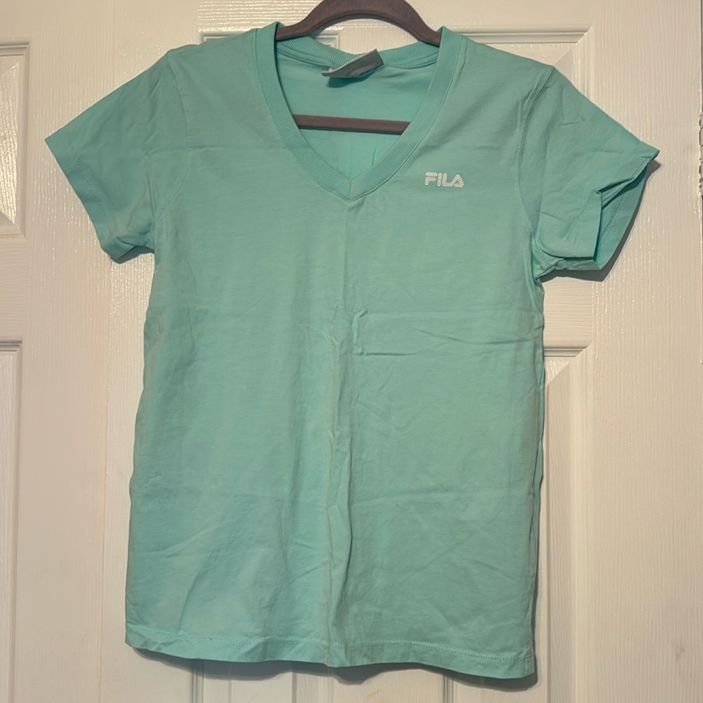 💖3/$15💖 NWOT Fila Teal V Neck Shirt